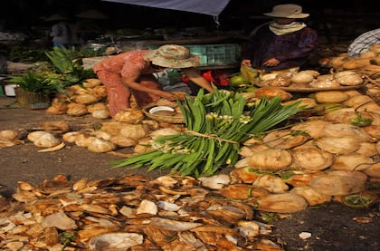 Dong Ba Market